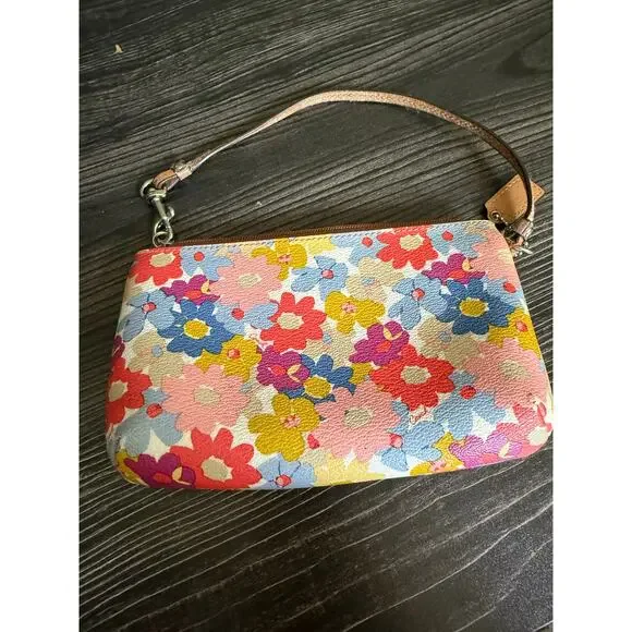 Coach Floral Peyton Medium Wristlet - Picture 2 of 9